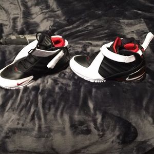 Micheal Vick’s Zoom 3’s.